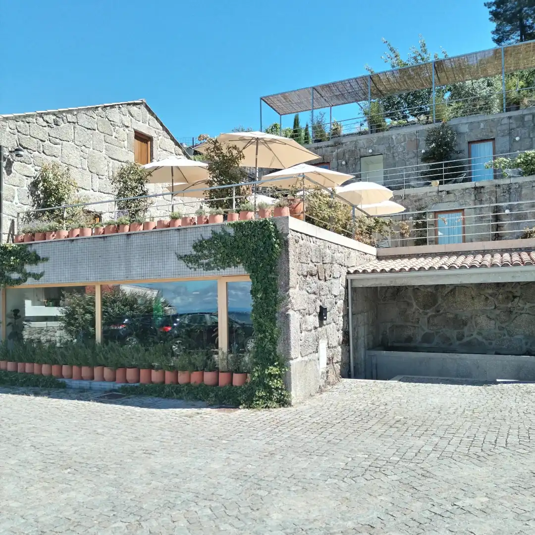 The Offline Hotel – Partnerhäuser in Portugal Casas da Lapa außen The Offline Hotel – Partnerhäuser in Portugal Casas da Lapa außen