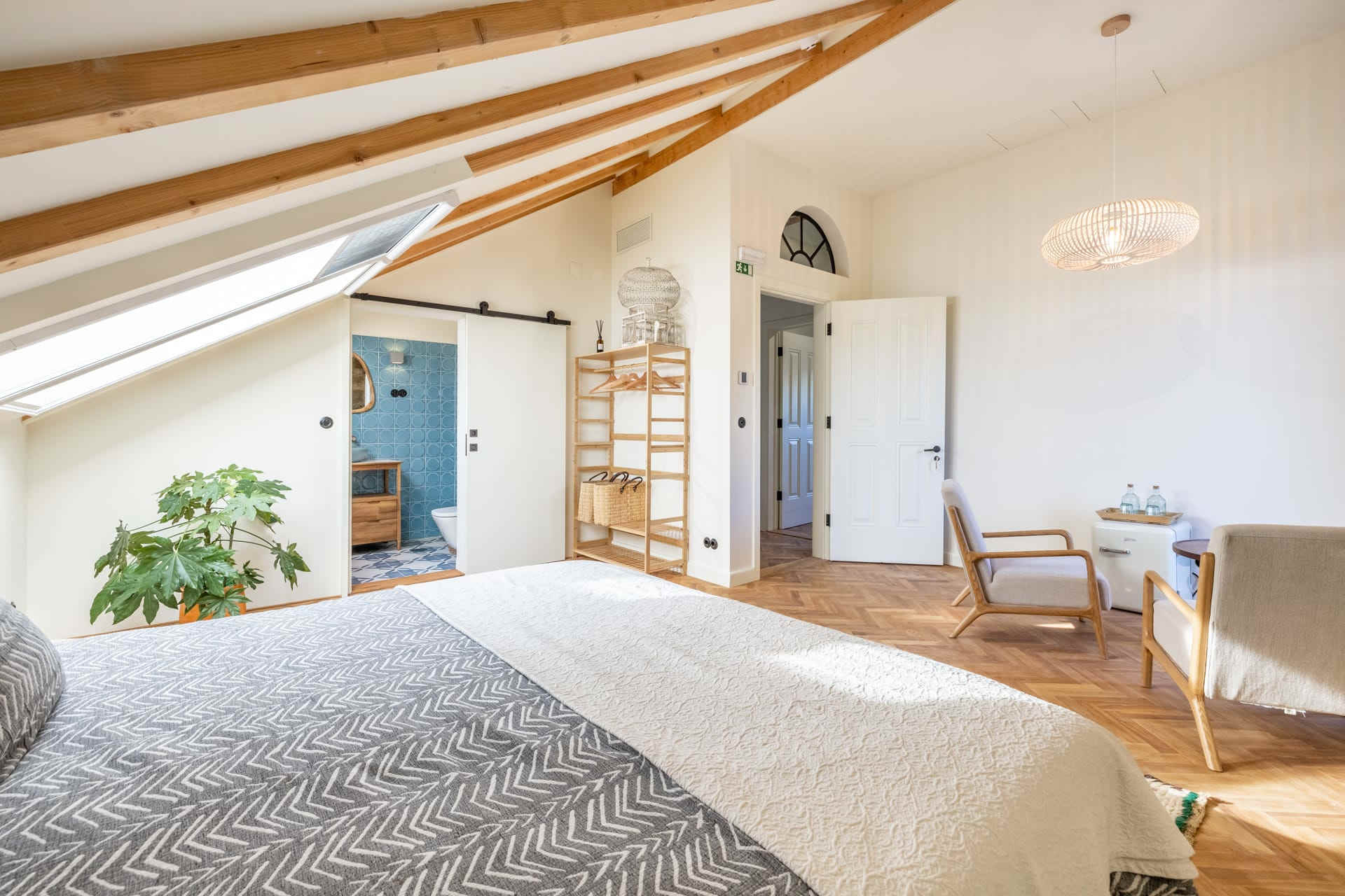 THE OFFLINE HOTEL Orte die nichts wollen